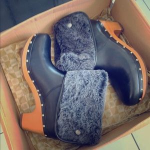 UGG Lynnea II black size10